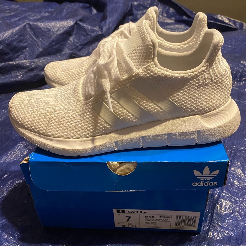 Adidas Swift Run